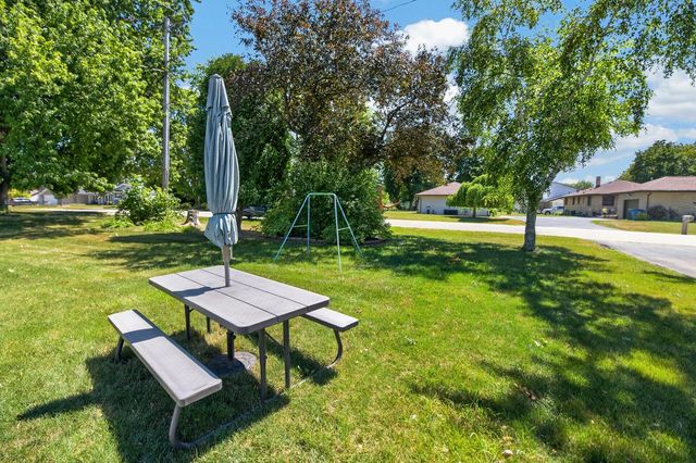 10380 S Chicago ROAD, Oak Creek, WI 53154