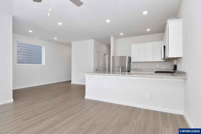 1175 Parkside Av, Woodburn, OR 97071