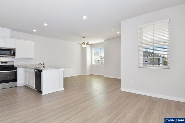 1175 Parkside Av, Woodburn, OR 97071