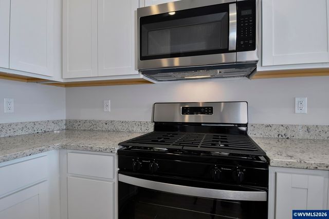 1175 Parkside Av, Woodburn, OR 97071