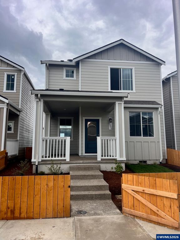 1175 Parkside Av, Woodburn, OR 97071