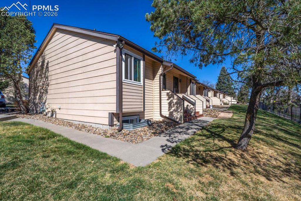 4545 Lamplighter Circle, Colorado Springs, CO 80916 — photo 2