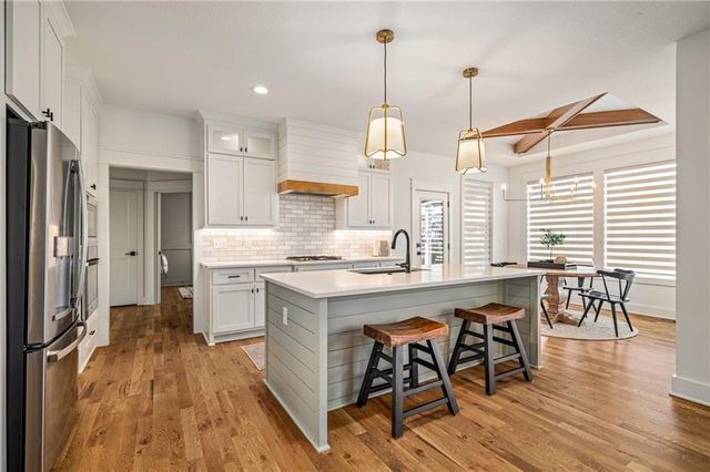 16180 W 165th Terrace, Olathe, KS 66062