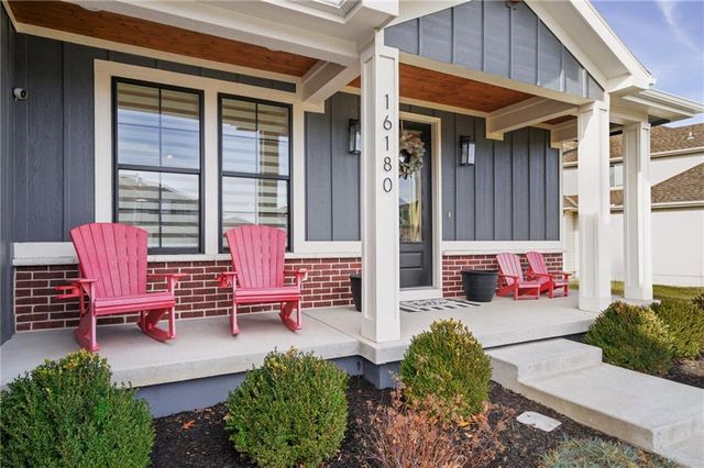 16180 W 165th Terrace, Olathe, KS 66062