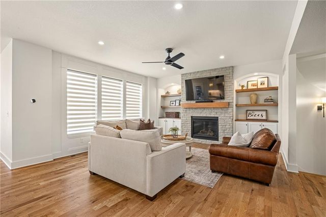 16180 W 165th Terrace, Olathe, KS 66062