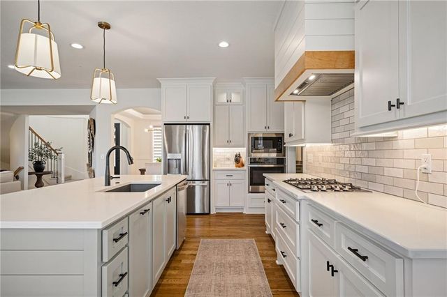 16180 W 165th Terrace, Olathe, KS 66062