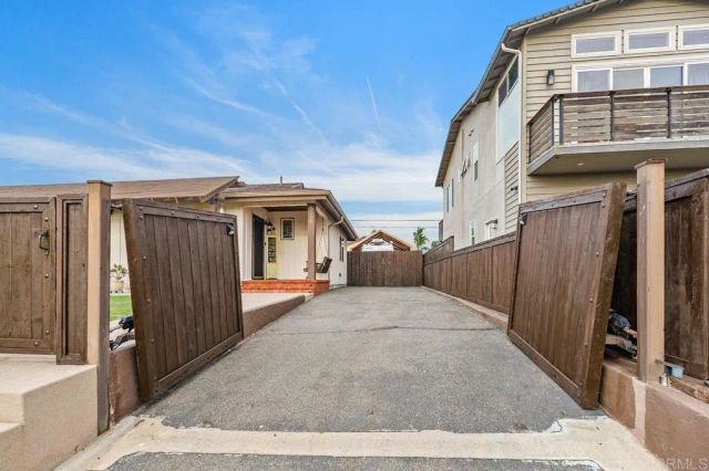 5238 Carlsbad Boulevard, Carlsbad, CA 92008