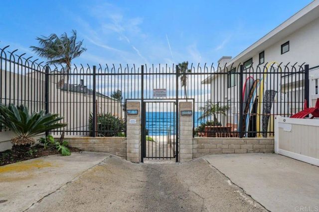 5238 Carlsbad Boulevard, Carlsbad, CA 92008