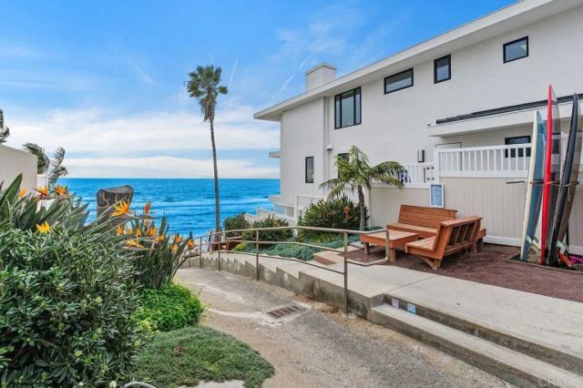 5238 Carlsbad Boulevard, Carlsbad, CA 92008