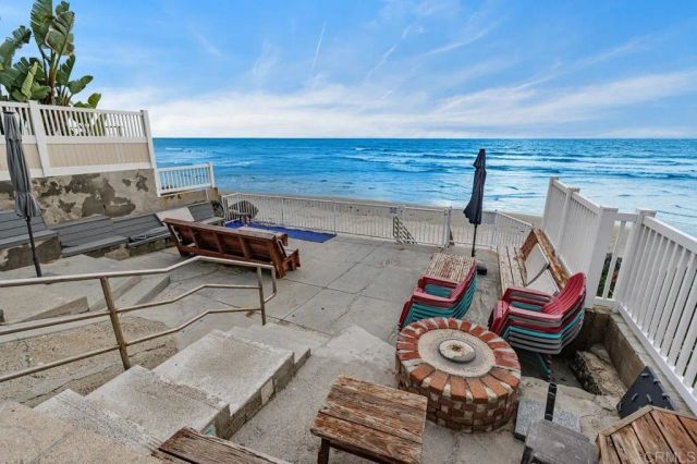 5238 Carlsbad Boulevard, Carlsbad, CA 92008