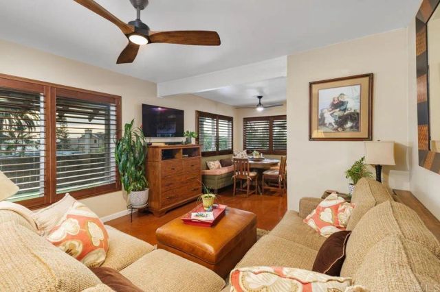 5238 Carlsbad Boulevard, Carlsbad, CA 92008