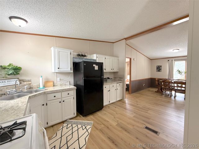 23 Holiday Village, Porum, OK 74455