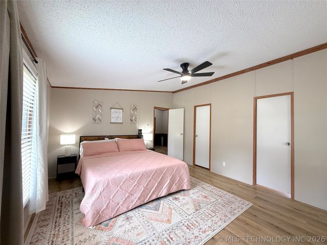 23 Holiday Village, Porum, OK 74455