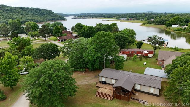 23 Holiday Village, Porum, OK 74455