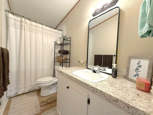 23 Holiday Village, Porum, OK 74455