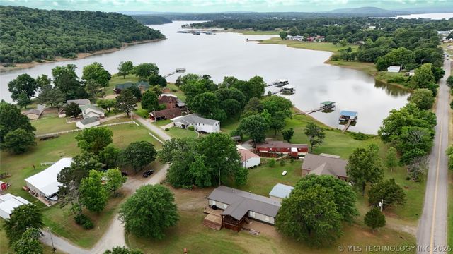 23 Holiday Village, Porum, OK 74455