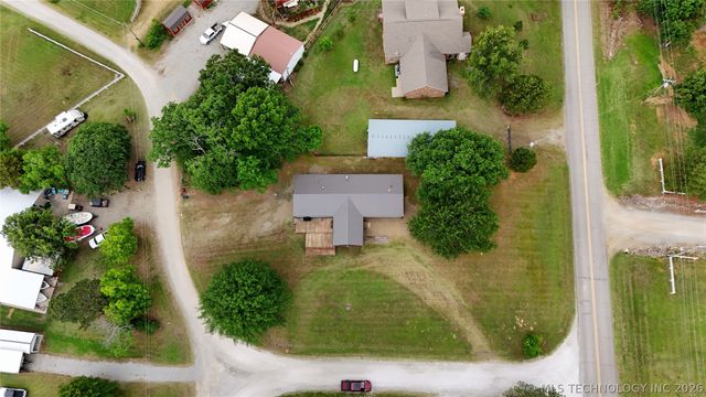 23 Holiday Village, Porum, OK 74455