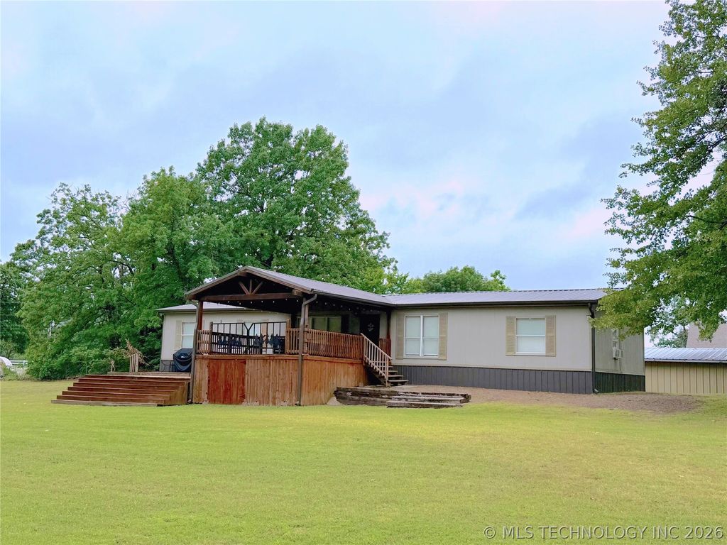 23 Holiday Village, Porum, OK 74455