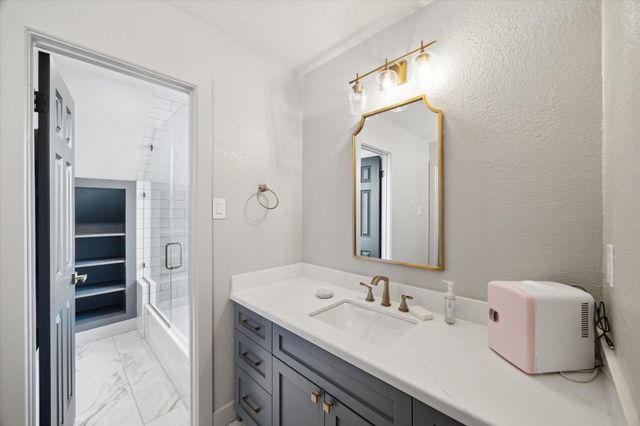 4110 Long Leaf Lane, Houston, TX 77365