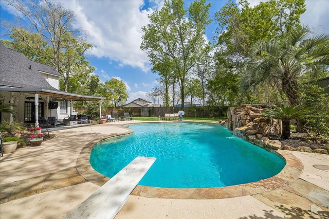 4110 Long Leaf Lane, Houston, TX 77365