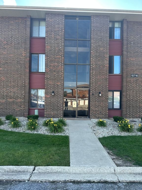 15716 Terrace Drive 3, Oak Forest, IL 60452