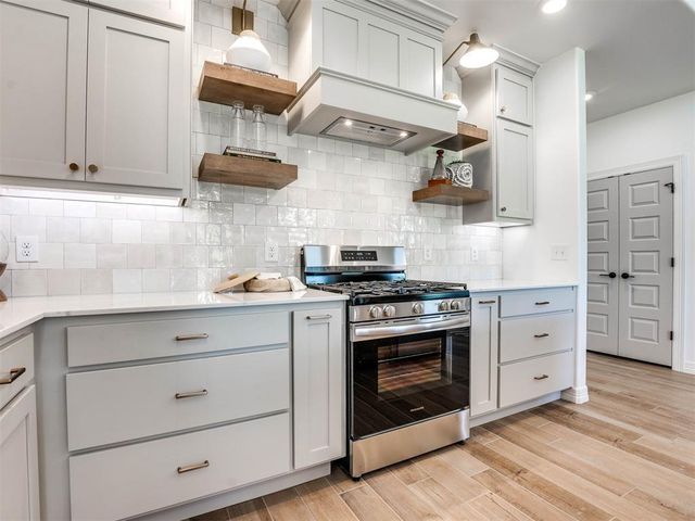 7713 Woods Edge Way, Yukon, OK 73099
