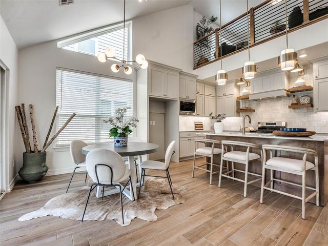 7713 Woods Edge Way, Yukon, OK 73099