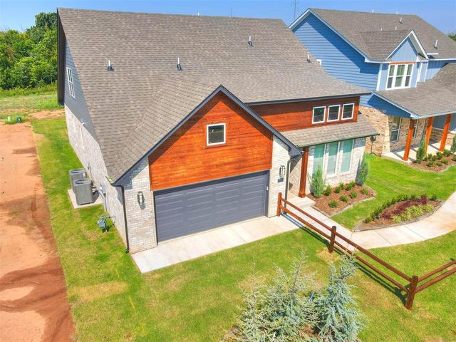 7713 Woods Edge Way, Yukon, OK 73099