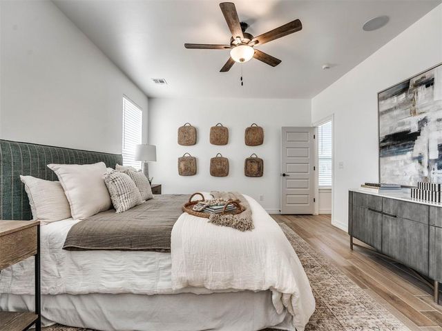 7713 Woods Edge Way, Yukon, OK 73099