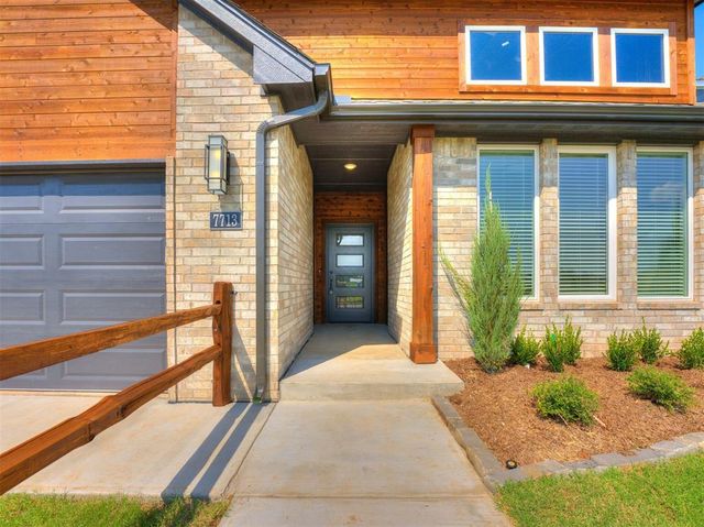 7713 Woods Edge Way, Yukon, OK 73099