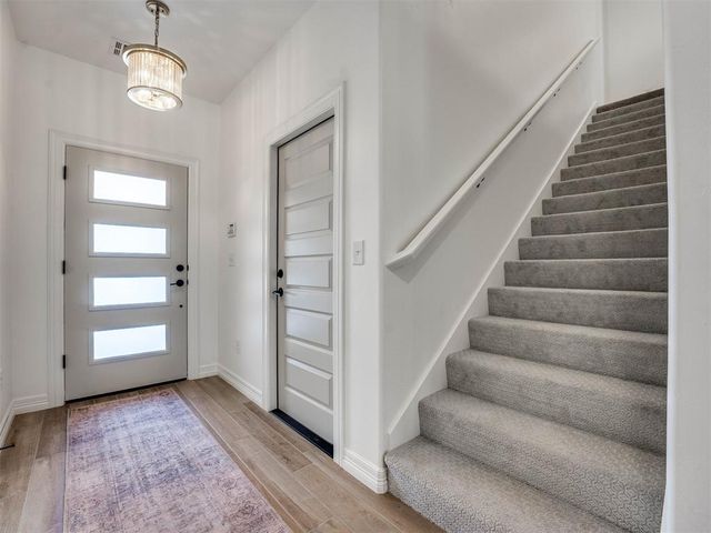 7713 Woods Edge Way, Yukon, OK 73099
