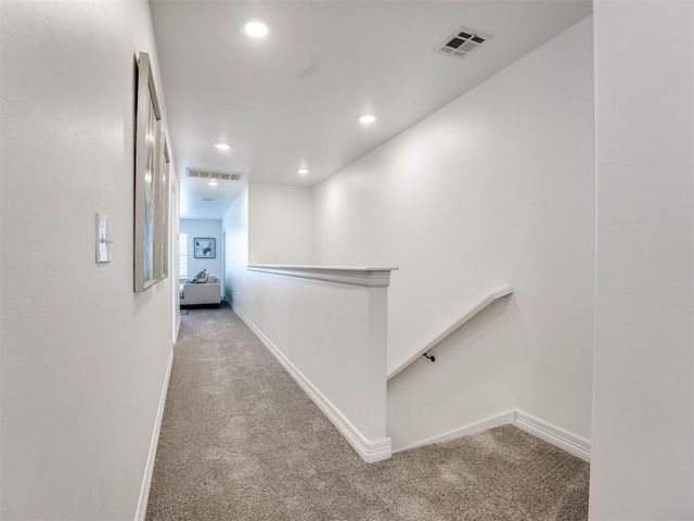 7713 Woods Edge Way, Yukon, OK 73099