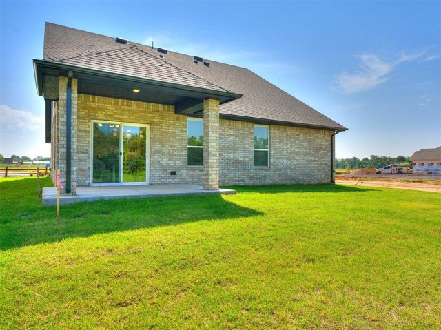 7713 Woods Edge Way, Yukon, OK 73099