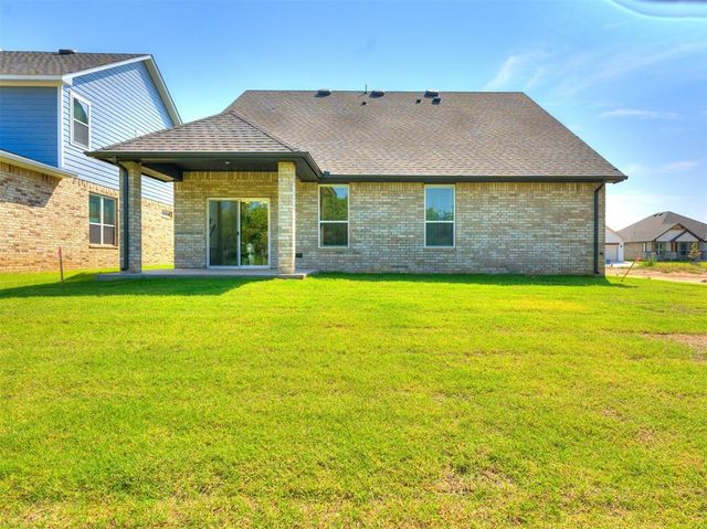 7713 Woods Edge Way, Yukon, OK 73099