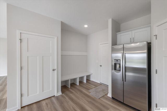 7925 N 94th Street, Omaha, NE 68122