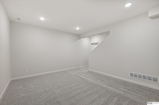 7925 N 94th Street, Omaha, NE 68122