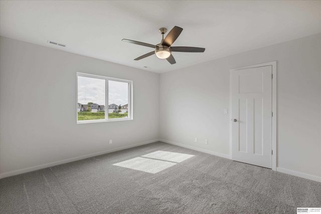 7925 N 94th Street, Omaha, NE 68122