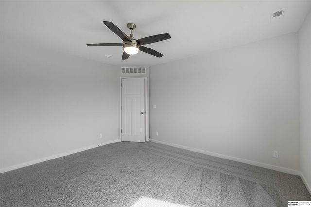 7925 N 94th Street, Omaha, NE 68122