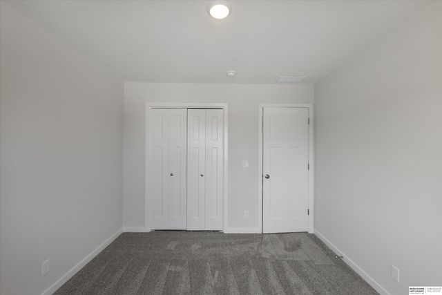 7925 N 94th Street, Omaha, NE 68122