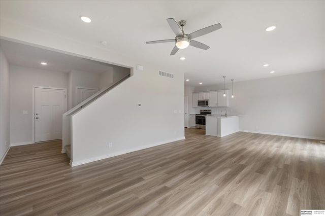 7925 N 94th Street, Omaha, NE 68122