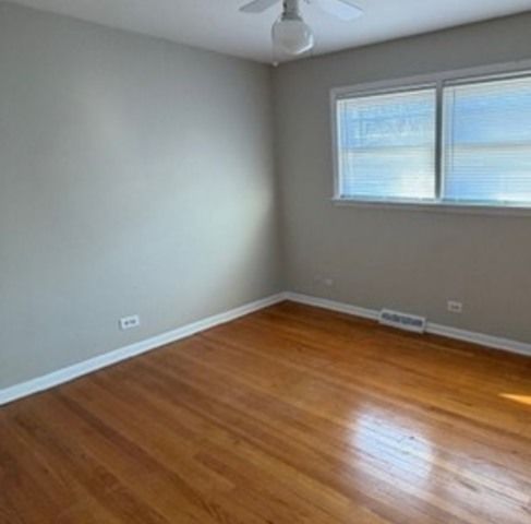920 Long Road, Glenview, IL 60025