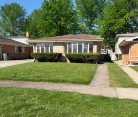 920 Long Road, Glenview, IL 60025