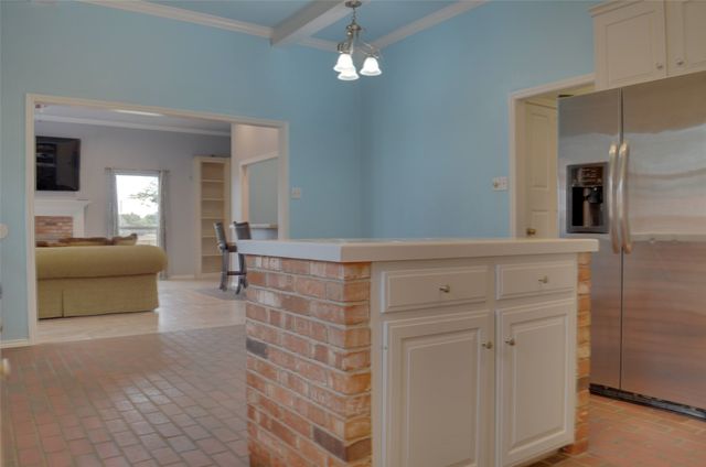 105 Country Green Court, Weatherford, TX 76087