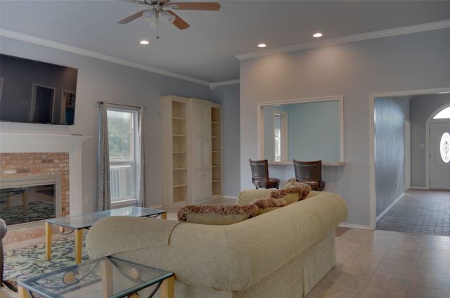 105 Country Green Court, Weatherford, TX 76087