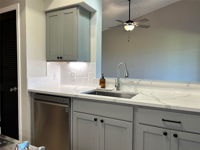 1734 Ascension Point 322, Arlington, TX 76006