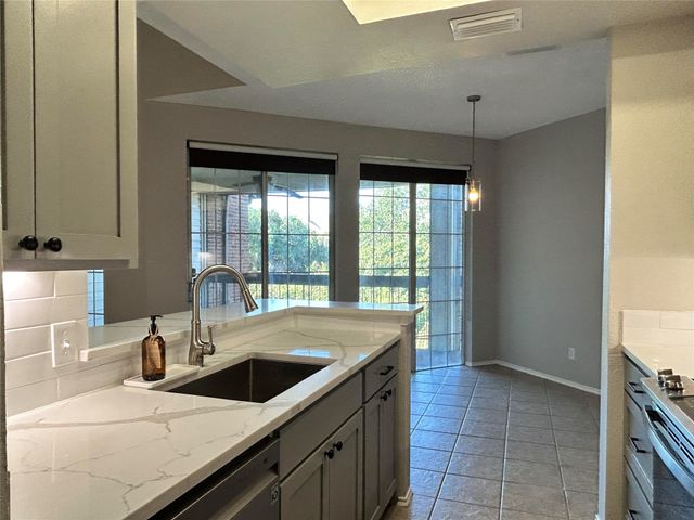 1734 Ascension Point 322, Arlington, TX 76006