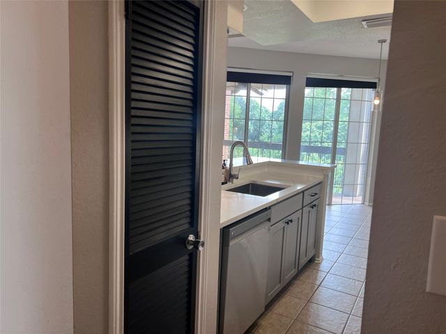 1734 Ascension Point 322, Arlington, TX 76006