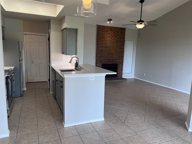 1734 Ascension Point 322, Arlington, TX 76006