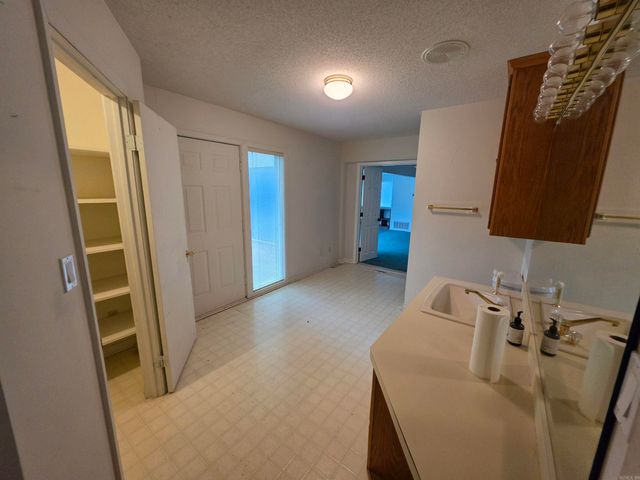 911 Harvey Street, Swifton, AR 72471