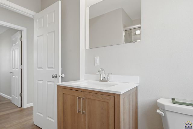 1306 SW Glendale DR, Topeka, KS 66604